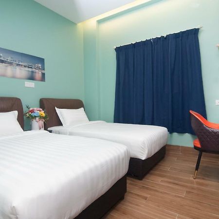 Good 9 Hotel - Bukit Dahlia Джохор-Бару Екстер'єр фото