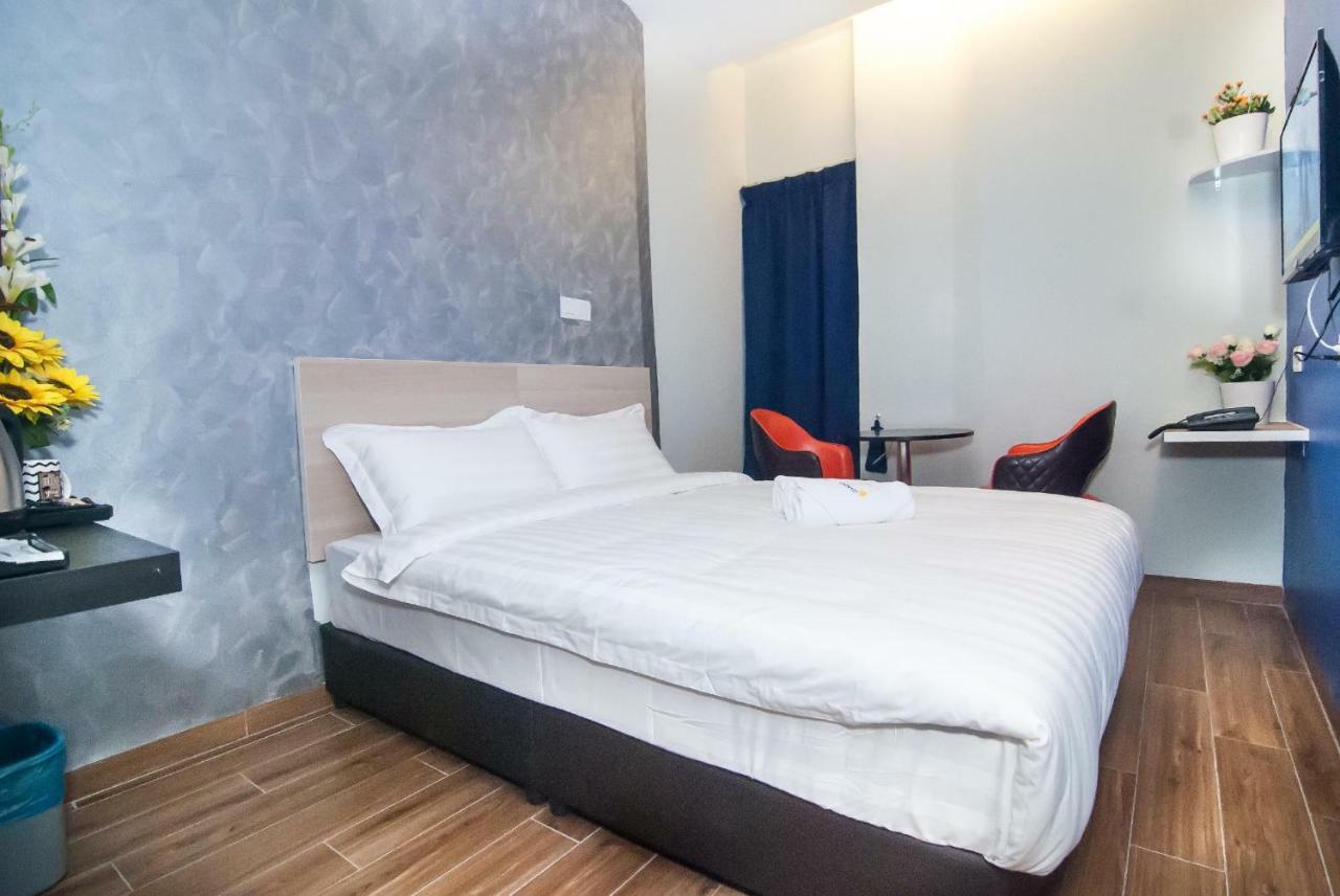 Good 9 Hotel - Bukit Dahlia Джохор-Бару Екстер'єр фото